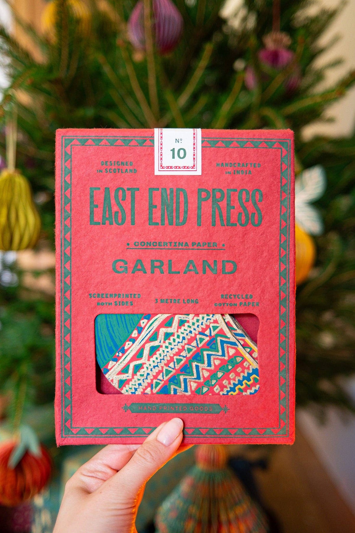 East End Press Stockings Concertina Garland