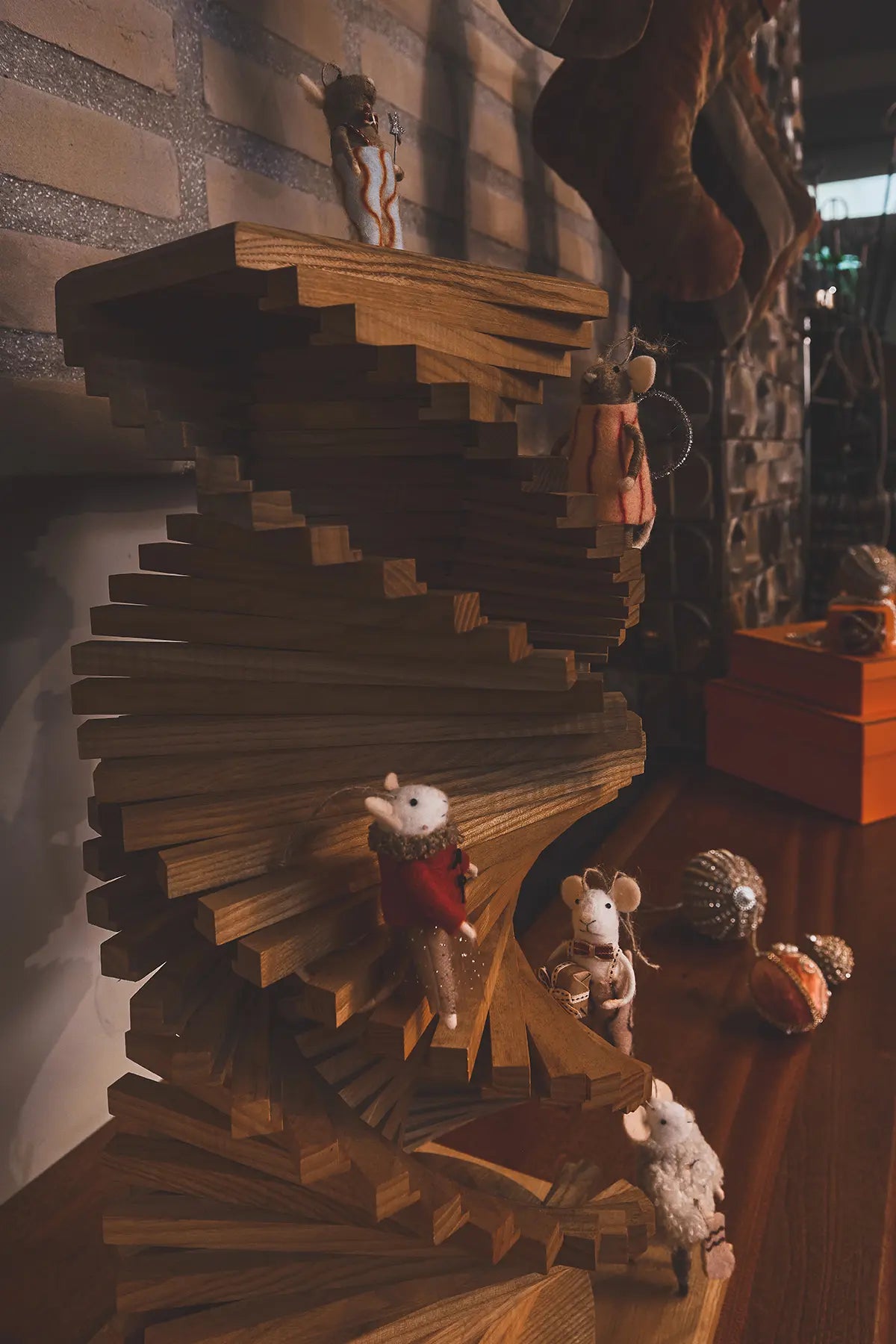 Mice White - Dungarees / Dickie Bow / Present