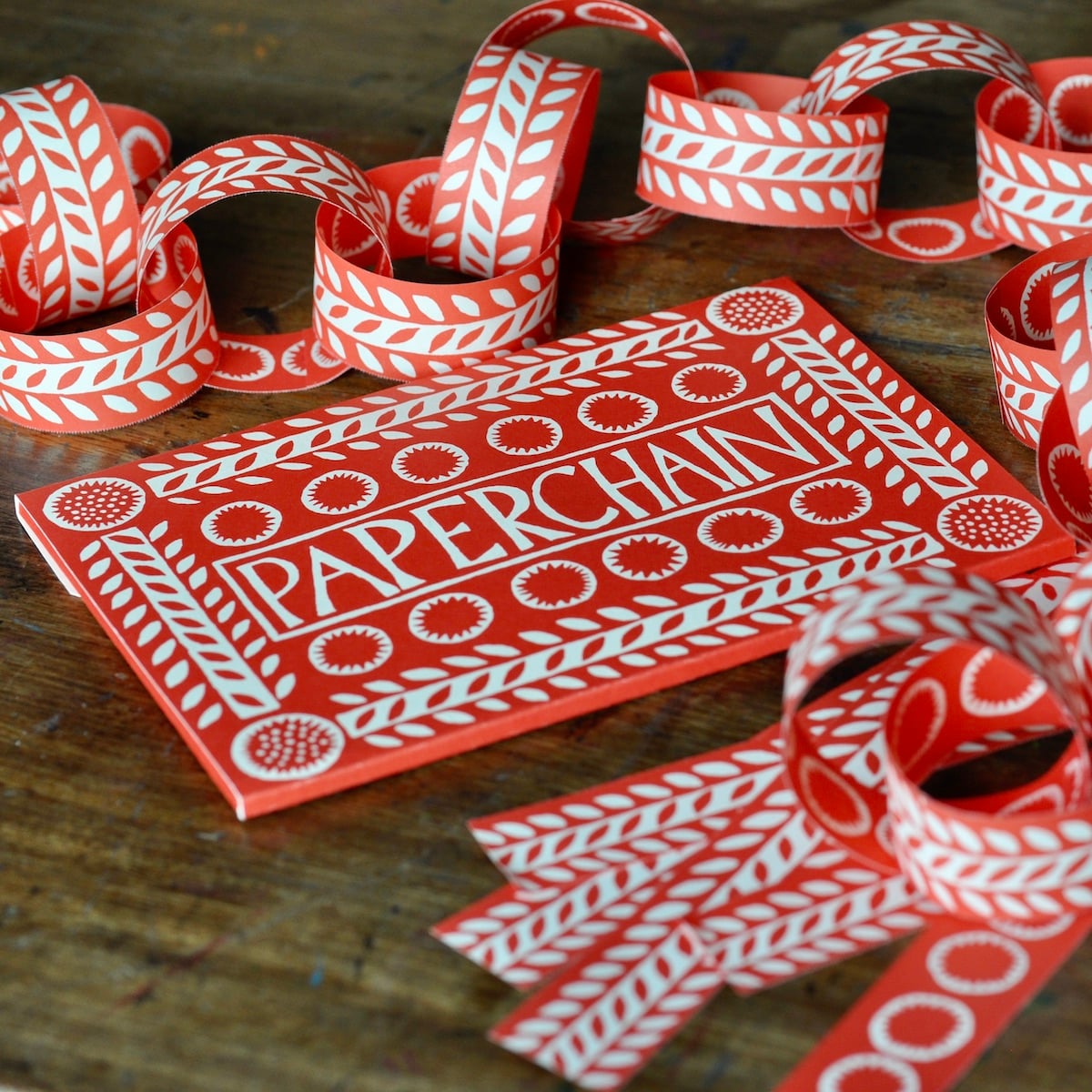 Cambridge Imprint Paperchain / Red / white