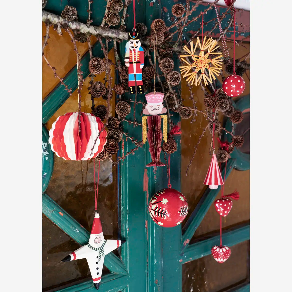 Paper Hanging Christmas Ball
