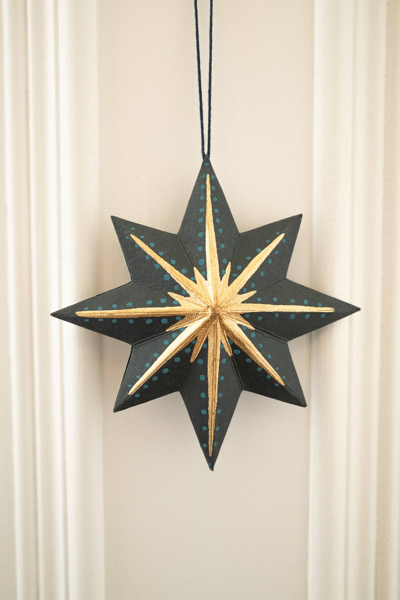 Twinkling Star Screen-Printed Board Decoration