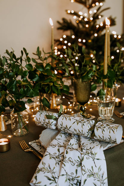 MISTLETOE LUXURY CHRISTMAS CRACKERS