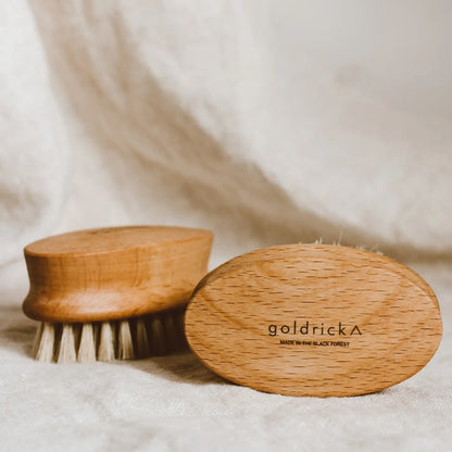 NAIL BRUSH