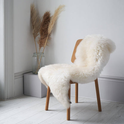Soft Deep Pile Sheepskin Rug in Natural White: Ivory / 100