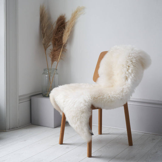 Soft Deep Pile Sheepskin Rug in Natural White: Ivory / 100