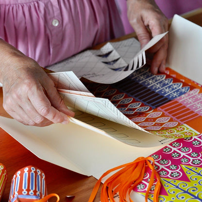 Cambridge Imprint Make Your Own Crackers