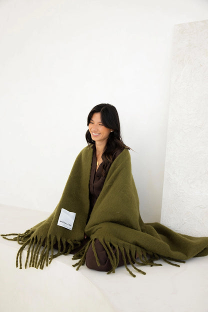 Artic Fox Sea Kelp Throw