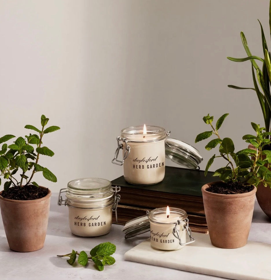 Daylesford Botanical Herb Garden Candle - Large