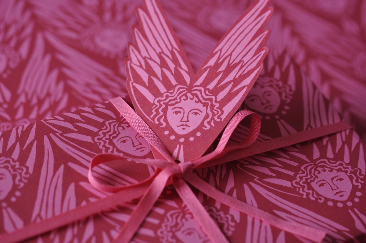 5 Fancy Suffolk Angels Gift Tags Plum Pudding