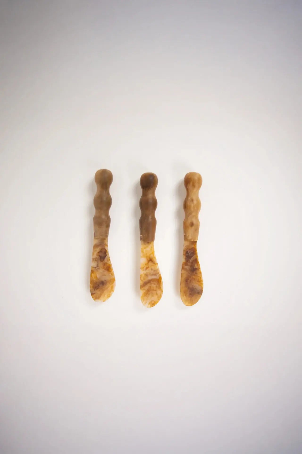 Resin butter knife round