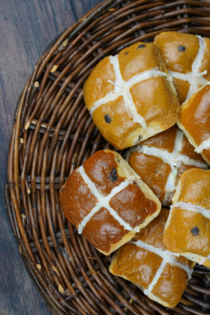 Hot Cross Bun Candle