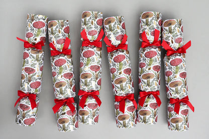 6 Luxury Christmas Crackers - Mushroom
