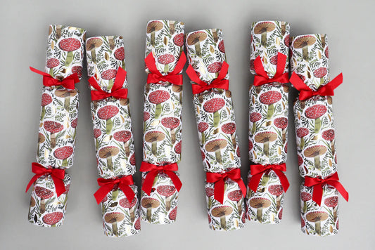 6 Luxury Christmas Crackers - Mushroom
