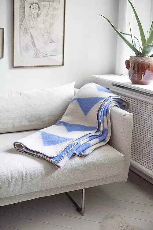 Artic Cobolt Throw