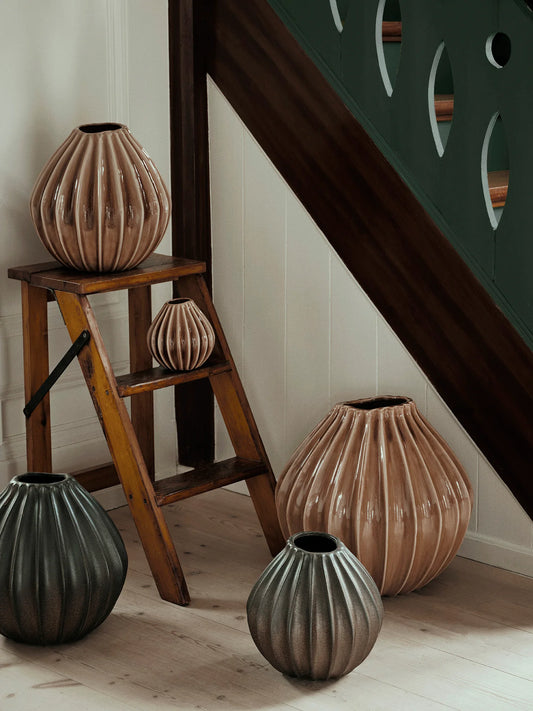 Wide Vase M - Fawn