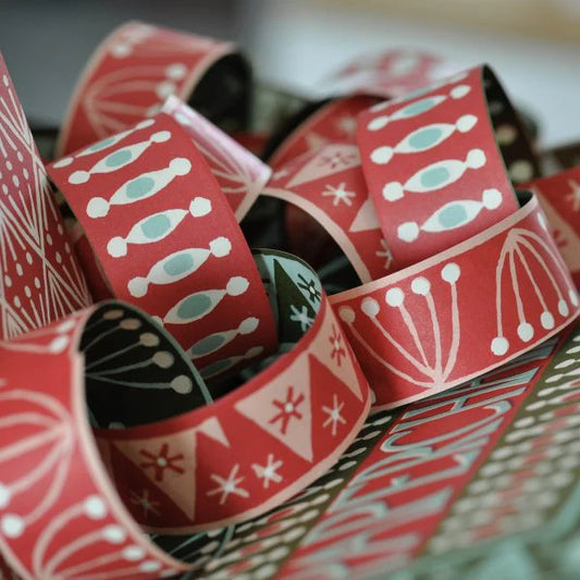 Cambridge Imprint Paperchain / Red / Green