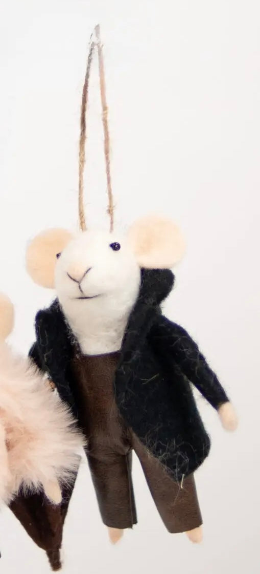 White Mice - All Dressed up for Christmas
