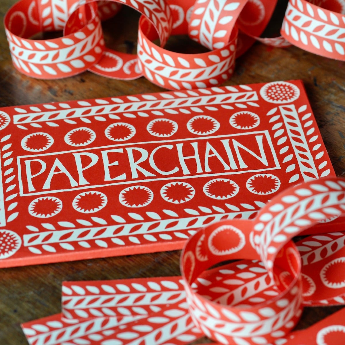 Cambridge Imprint Paperchain / Red / white