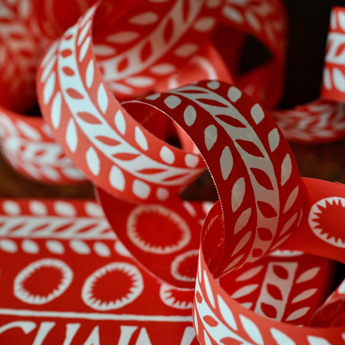 Cambridge Imprint Paperchain / Red / white