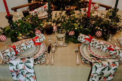 GREEN HOLLY LUXURY CHRISTMAS CRACKERS