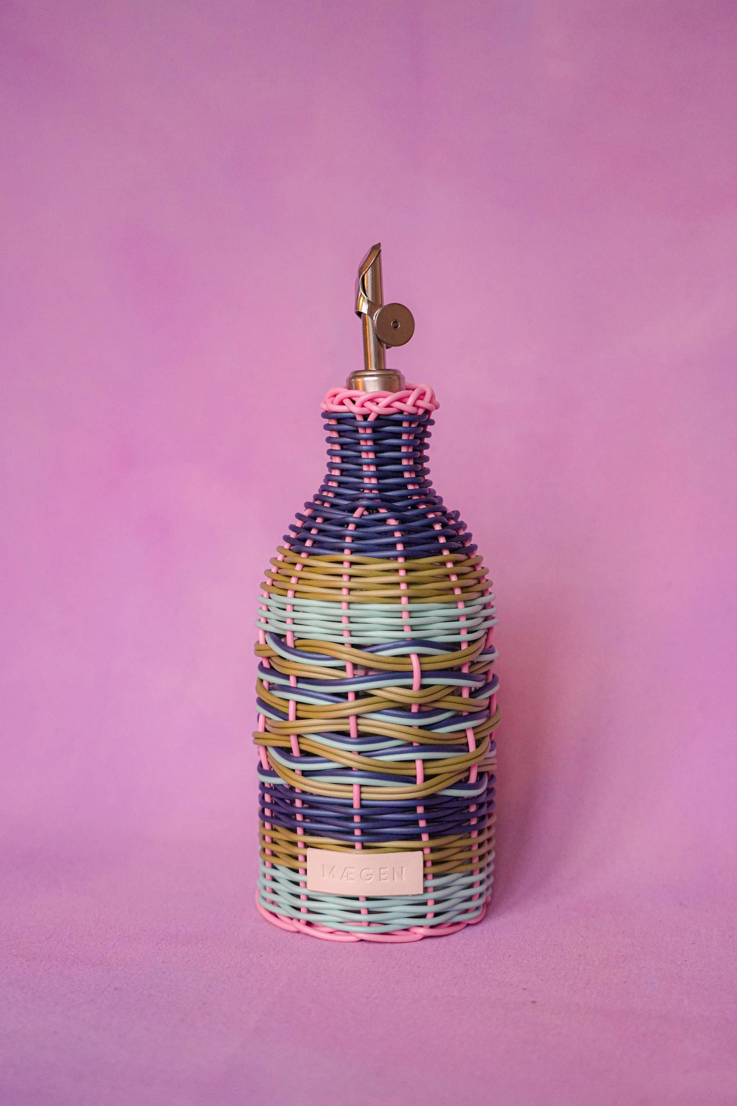 Maegen Oil Pourer - Pink/Navy