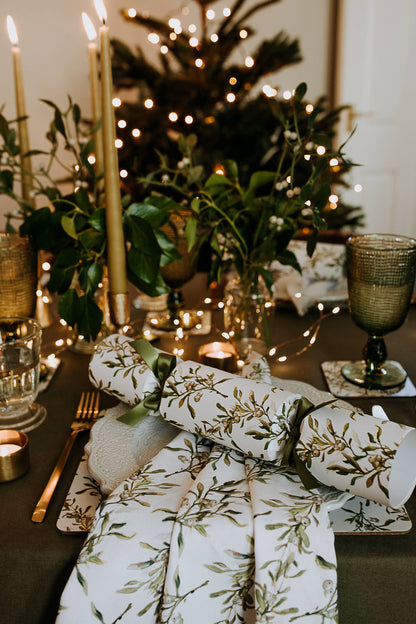 MISTLETOE LUXURY CHRISTMAS CRACKERS