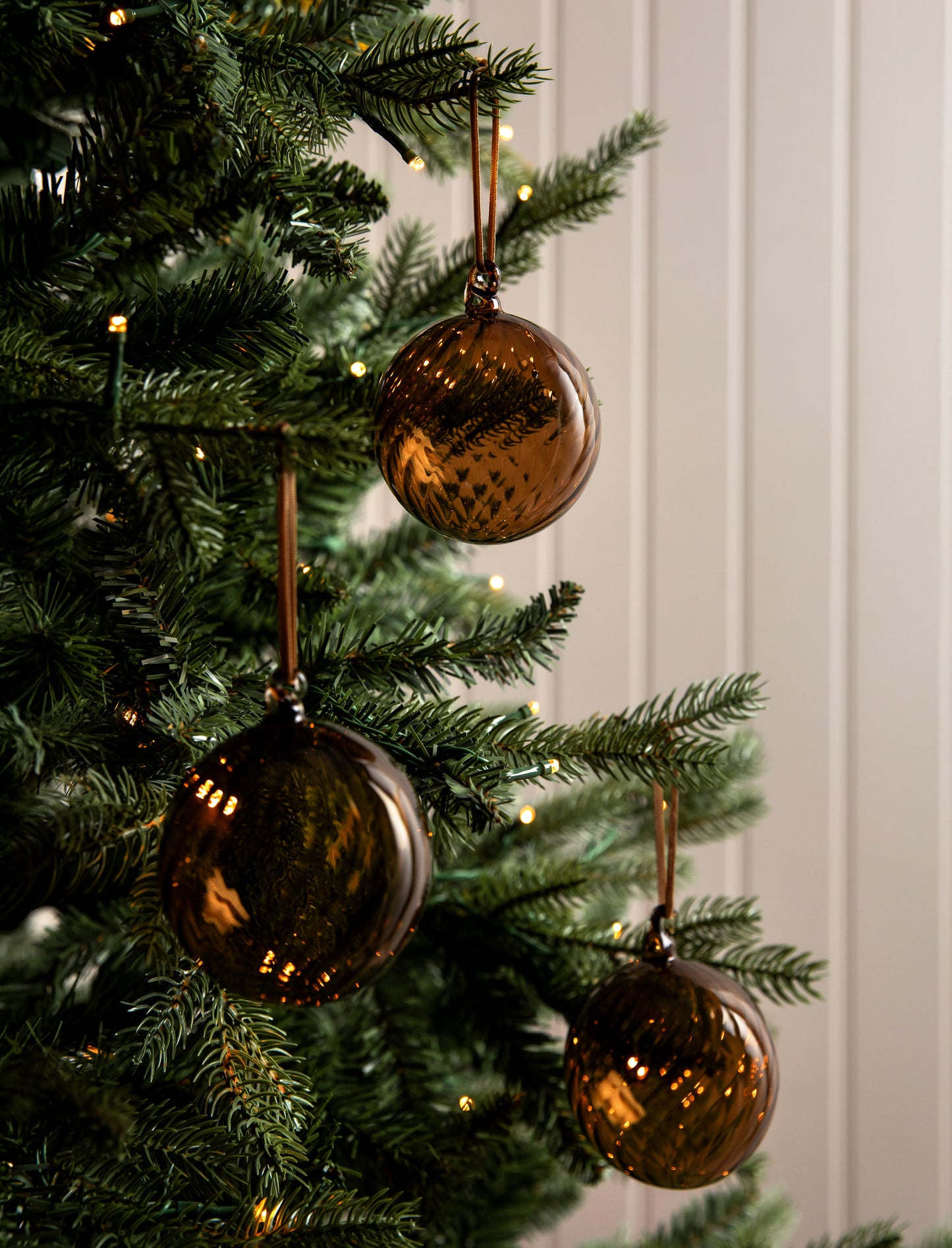 Whittington Christmas Bauble - Antique Brown