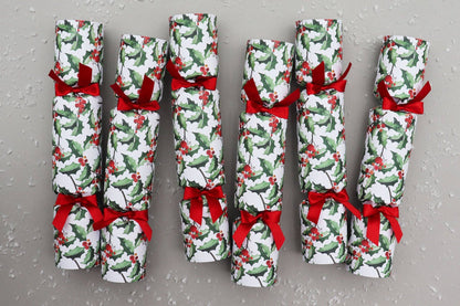 GREEN HOLLY LUXURY CHRISTMAS CRACKERS