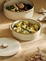 Hurley Casserole Dish With Lid - Stoneware, Natural, Medium